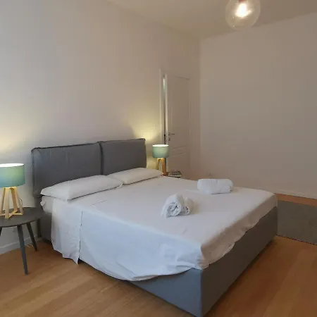 Vicolo Leoni Suites *